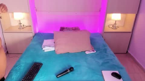 Emily online show from March 2026 04:01:02 AM