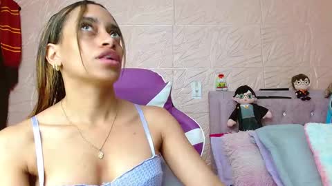 emilyzans07 online show from September 2025 07:40:02 PM