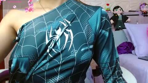 emilyzans07 online show from October 2025 09:03:02 PM