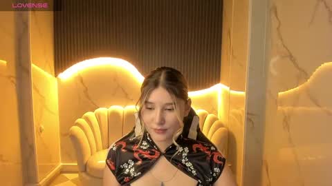 Emma online show from October 2025 08:29:02 PM