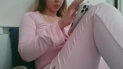 emma_991 online show from April 2026 08:15:02 AM