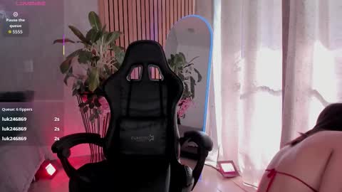   online show from November 2025 08:22:02 PM