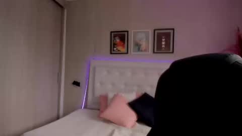 Snapshot of emma__smith01 chatting on February 2026 04:30:01 PM Emma online show from February 2026 04:30:01 PM