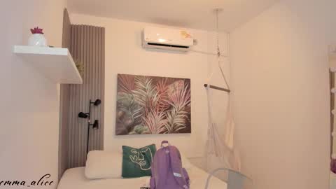 Alice online show from September 2025 12:05:01 PM