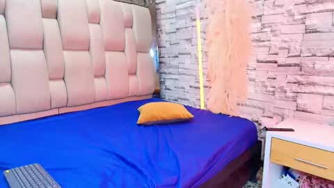 emma_angel_04 online show from April 2026 02:31:01 PM