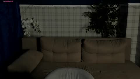 Snapshot of emma_bro0kss chatting on July 2026 01:31:01 AM Emma online show from July 2026 01:31:01 AM