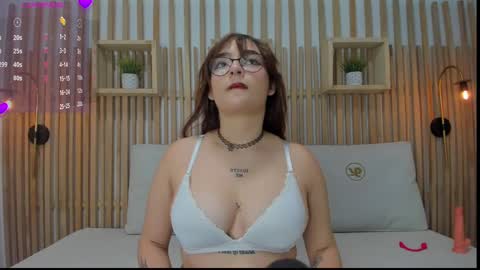 Snapshot of emma_cleir chatting on September 2025 11:43:01 AM emma cleir online show from September 2025 11:43:01 AM