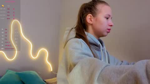 Emma online show from May 2026 04:28:02 AM