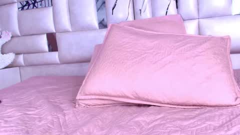 Snapshot of emma_curvy1 chatting on October 2025 03:06:02 AM Emma online show from October 2025 03:06:02 AM