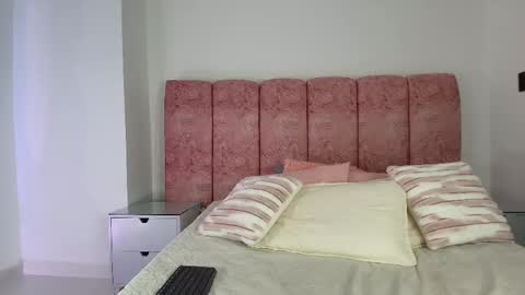 Snapshot of emma_curvy1 chatting on November 2025 03:15:01 AM Emma online show from November 2025 03:15:01 AM