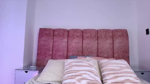 Snapshot of emma_curvy1 chatting on November 2025 03:05:02 AM Emma online show from November 2025 03:05:02 AM