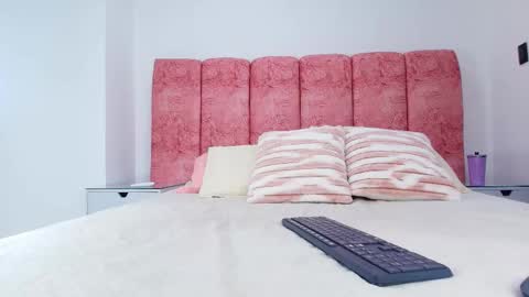 Snapshot of emma_curvy1 chatting on December 2025 03:03:01 AM Emma online show from December 2025 03:03:01 AM