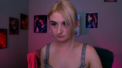 Emma online show from May 2026 07:20:02 PM