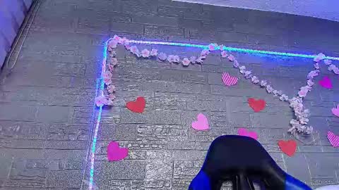 Snapshot of emma_honey__ chatting on December 2025 01:24:01 AM Emma Miel online show from December 2025 01:24:01 AM