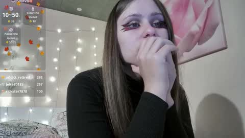emma_just online show from November 2025 08:32:01 PM