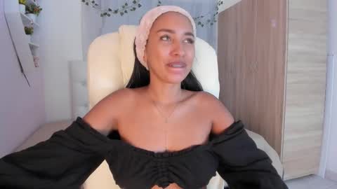 Emma online show from November 2025 07:14:01 PM