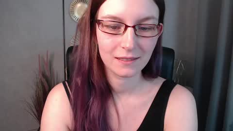 Snapshot of emma_lust94 chatting on December 2024 07:03:02 PM emma online show from December 2024 07:03:02 PM
