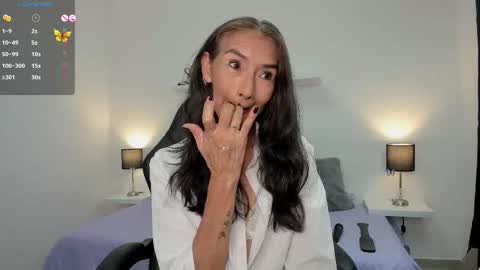 Snapshot of emma_mendoza chatting on November 2025 12:04:01 PM Emma online show from November 2025 12:04:01 PM