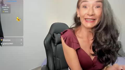 Snapshot of emma_mendoza chatting on November 2025 12:13:01 PM Emma online show from November 2025 12:13:01 PM