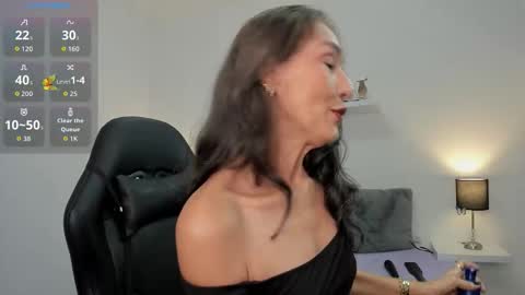 Snapshot of emma_mendoza chatting on November 2025 12:09:02 PM Emma online show from November 2025 12:09:02 PM