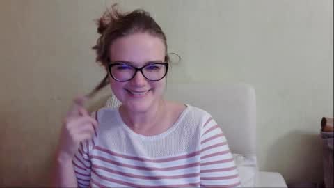 emma_misty_ online show from October 2025 05:47:02 PM