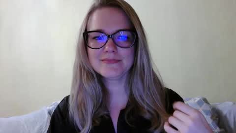 emma_misty_ online show from October 2025 05:35:02 PM