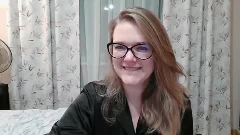 emma_misty_ online show from December 2025 06:03:02 PM