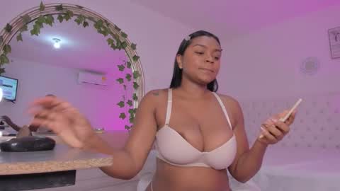 Emma online show from November 2025 12:37:01 PM