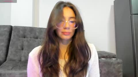 Emma online show from May 2026 03:35:02 AM