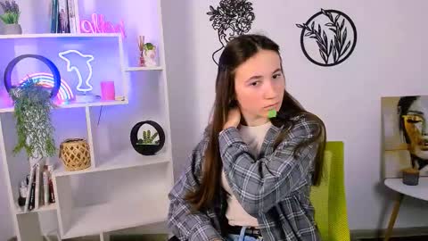 Snapshot of emma_swee chatting on February 2026 06:06:01 AM emma_swee online show from February 2026 06:06:01 AM