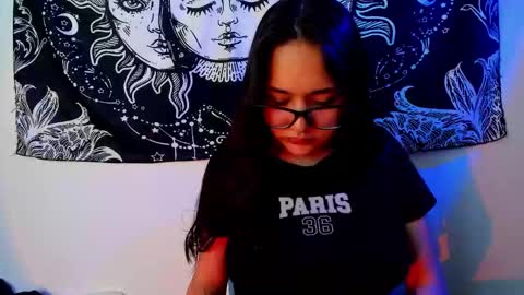 Emma online show from October 2025 08:09:02 PM