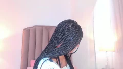 Snapshot of emma_torres__ chatting on June 2026 01:09:02 PM Ema online show from June 2026 01:09:02 PM