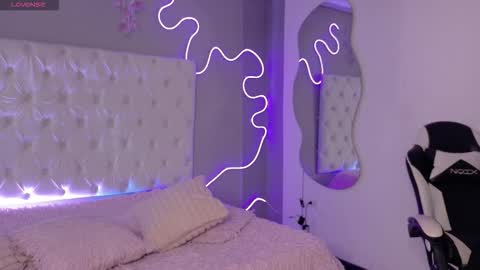 Snapshot of emma_visconti chatting on January 2026 12:20:02 PM emma_visconti online show from January 2026 12:20:02 PM