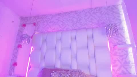 emmaa00_ online show from February 2026 07:24:02 PM