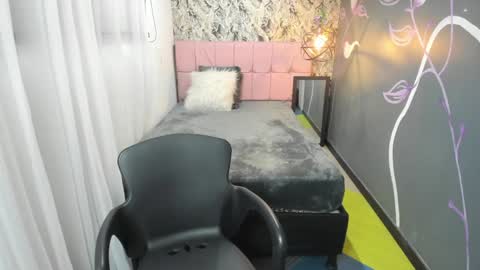 Emma Evans online show from January 2025 11:49:02 AM