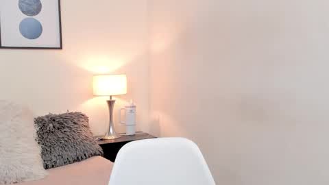 Emma  online show from February 2026 09:16:02 PM