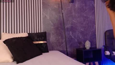 emmaclark_1 online show from December 2025 10:14:01 PM