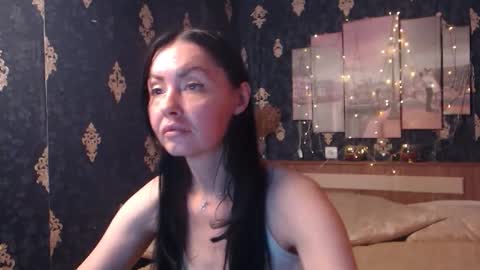 EmmaGoldX online show from October 2025 10:18:01 AM