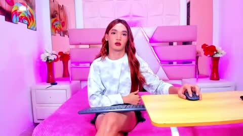 Emma Hilton online show from May 2026 07:55:02 PM