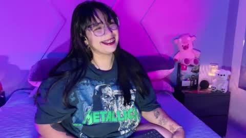 Snapshot of emmajohnss chatting on June 2026 04:08:01 AM Emma online show from June 2026 04:08:01 AM