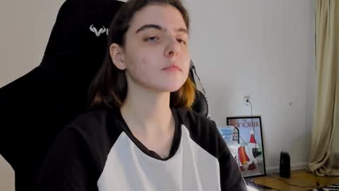 Emma online show from January 2025 08:22:02 PM