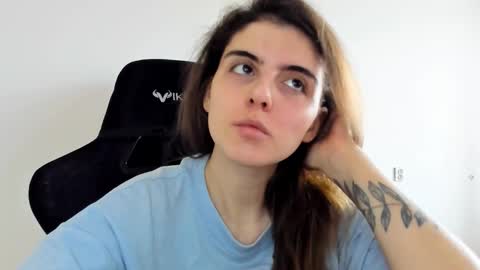 Emma online show from December 2025 10:20:01 AM