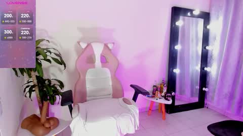 Emma Russell online show from March 2026 05:43:01 PM