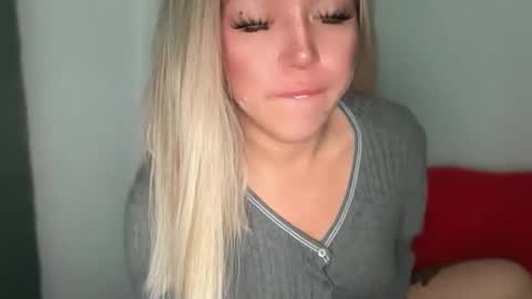 YourDreamGirl Emma  online show from April 2026 08:18:01 PM