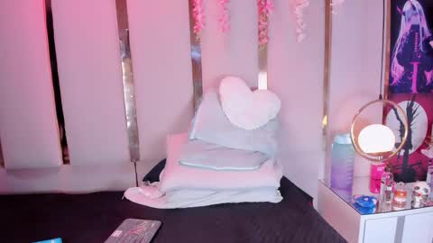 emmawilliams_2 online show from March 2026 07:15:01 AM