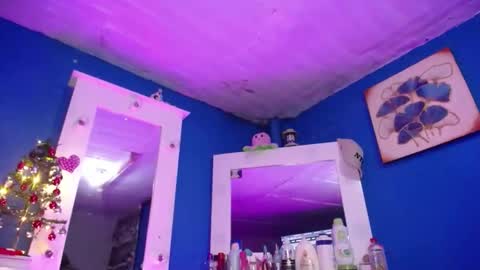 Emma  online show from December 2025 08:48:02 PM