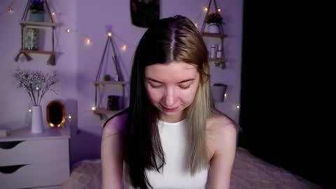 emmie_everly online show from October 2025 07:36:02 PM