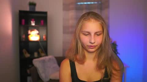 Emmie online show from October 2025 01:29:01 PM