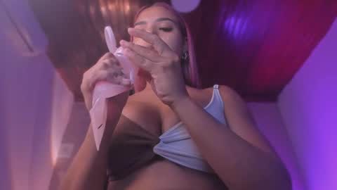 Snapshot of emmily_savage chatting on June 2026 12:04:01 PM online show from June 2026 12:04:01 PM