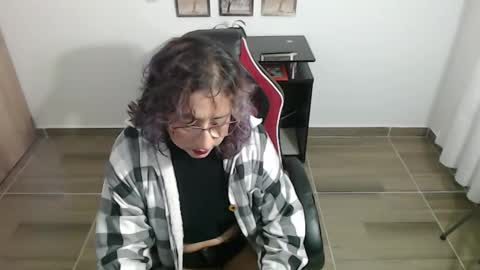 Emmily online show from December 2025 05:57:01 AM